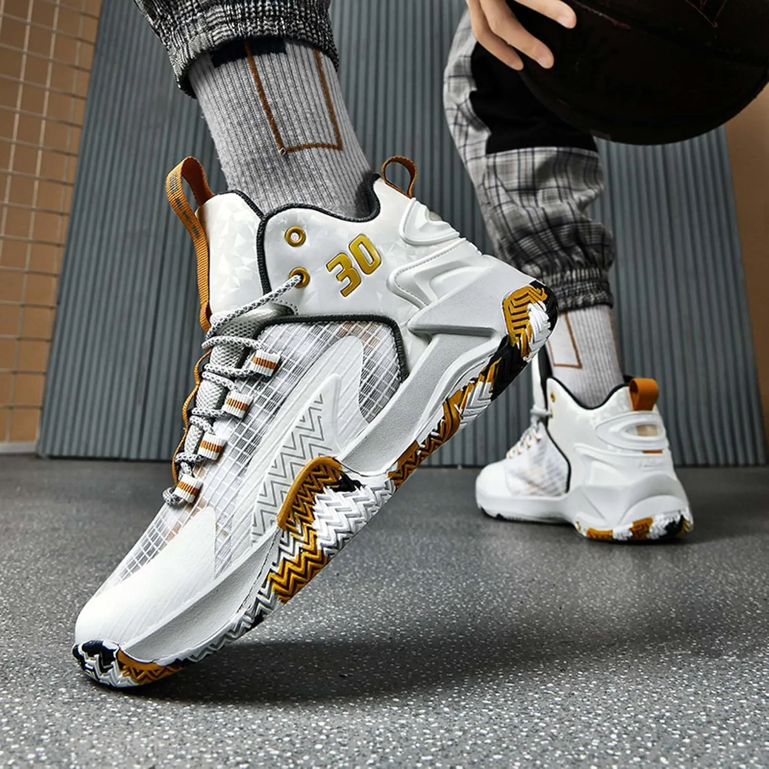 Mens and Womens White Basketball Sneakers Mid Top Lace Up Running Shoes Wear Resistant and Durable Outdoor Travel Shoes Comfortable and Breathable Casual Sneakers Skateboarding Shoes